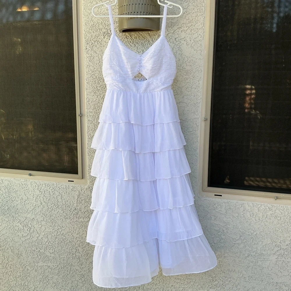 NWOT Lulu’s Poised Impression White Tiered Ruffled Cutout Midi Dress Large Party